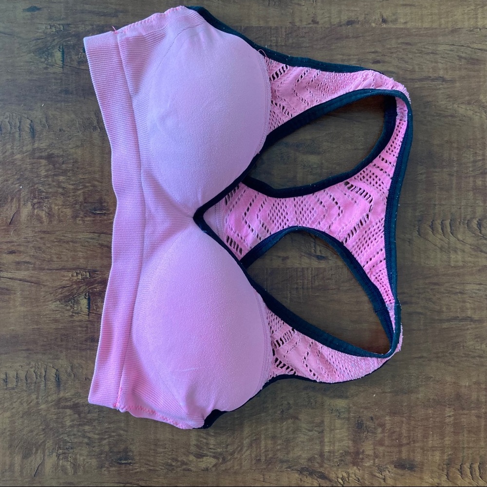 Victoria’s Secret PINK Push-up Wireless Sports Bra